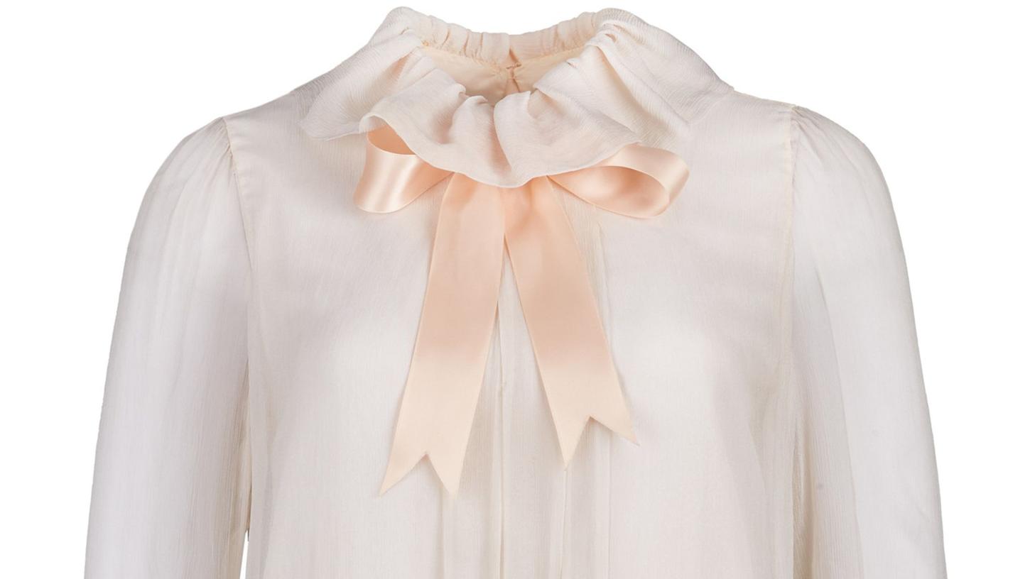 Eine von Prinzessin Diana getragene blass-rosafarbene Bluse steht zur Versteigerung.