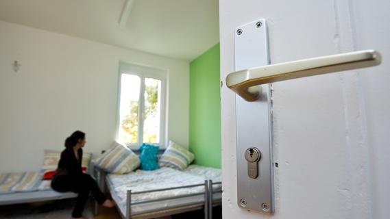 33 Quadratmeter für Mutter mit zwei Teenagern: Nürnberger Familie lebt in Mini-Obdachlosenwohnung