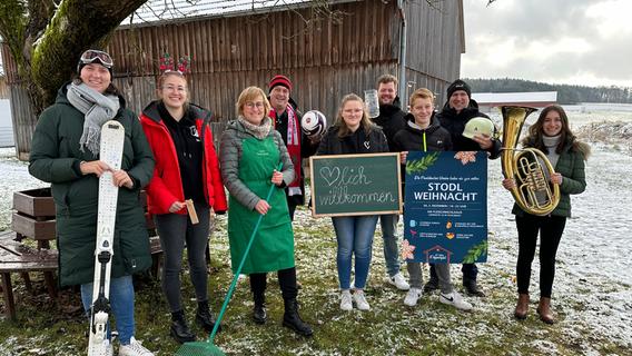 Premiere in Pavelsbach: Vereine laden zur Stodl-Weihnacht und braten den "Pavelsburger"