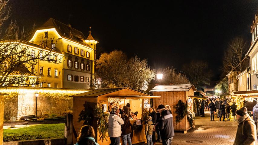Rund um das Stadtschloss findet wieder die Treuchtlinger Schlossweihnacht statt. Rund um das Stadtschloss findet wieder die Treuchtlinger Schlossweihnacht statt.