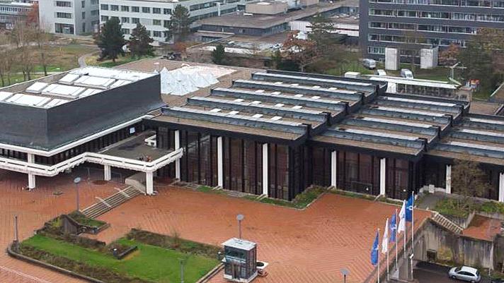 Seit mehr als fünf Jahren ist die Hubland-Mensa an der Universität in Würzburg nun geschlossen. Der Eröffnungstermin war für Oktober 2023 angekündigt, musste aber wieder verschoben werden. Seit mehr als fünf Jahren ist die Hubland-Mensa an der Universität in Würzburg nun geschlossen. Der Eröffnungstermin war für Oktober 2023 angekündigt, musste aber wieder verschoben werden.