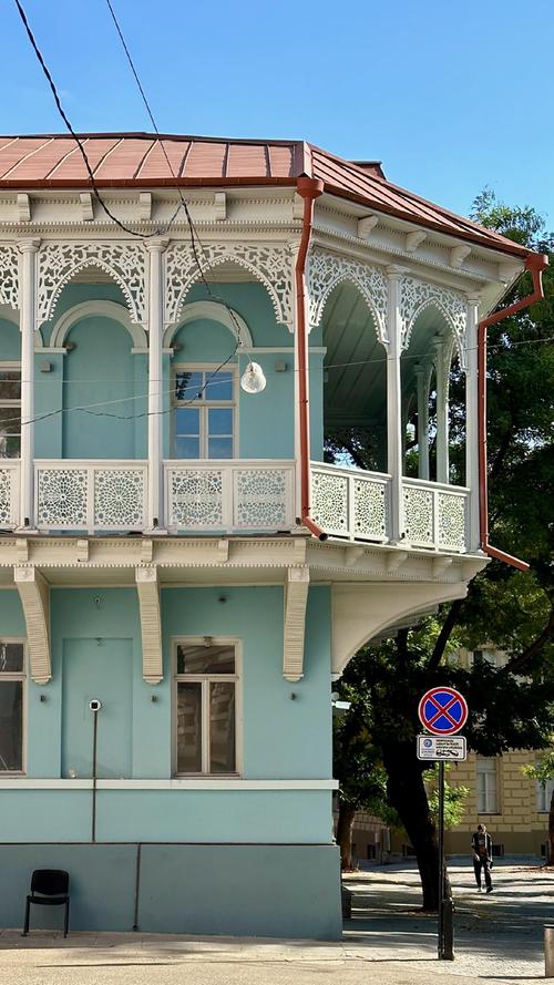 Das „Blaue Haus“ am Gudiashvili Platz gilt als architektonisches Juwel. Aber...