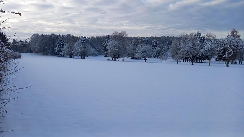 Winter-Wonderland im Oberland der Fränkischen Schweiz - Golf spielen ist gerade schwierig auf dem Platz in Kanndorf. Winter-Wonderland im Oberland der Fränkischen Schweiz - Golf spielen ist gerade schwierig auf dem Platz in Kanndorf.