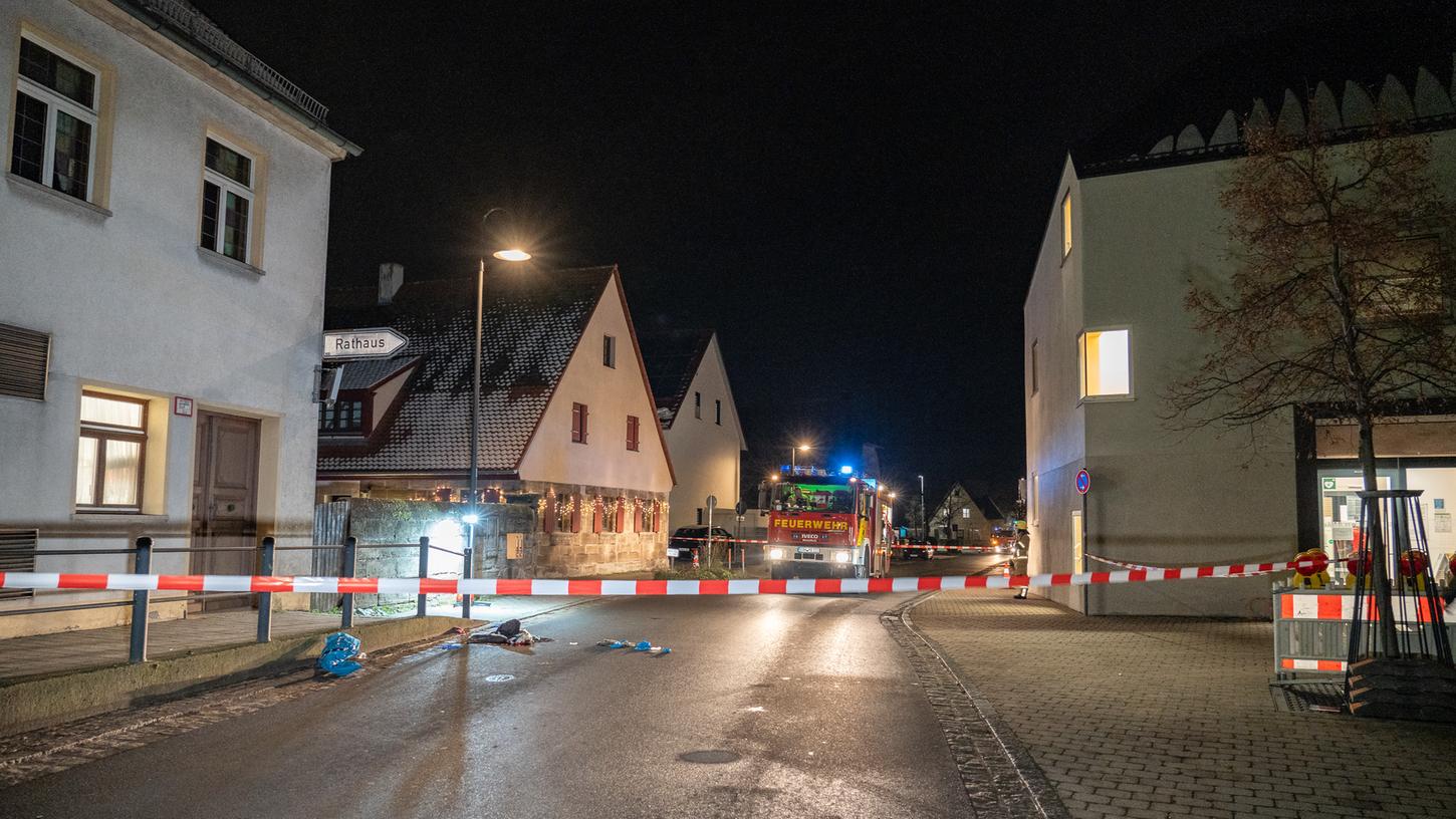 Am Donnerstagabend ist in Möhrendorf eine Fußgängerin von einem Auto erfasst worden.