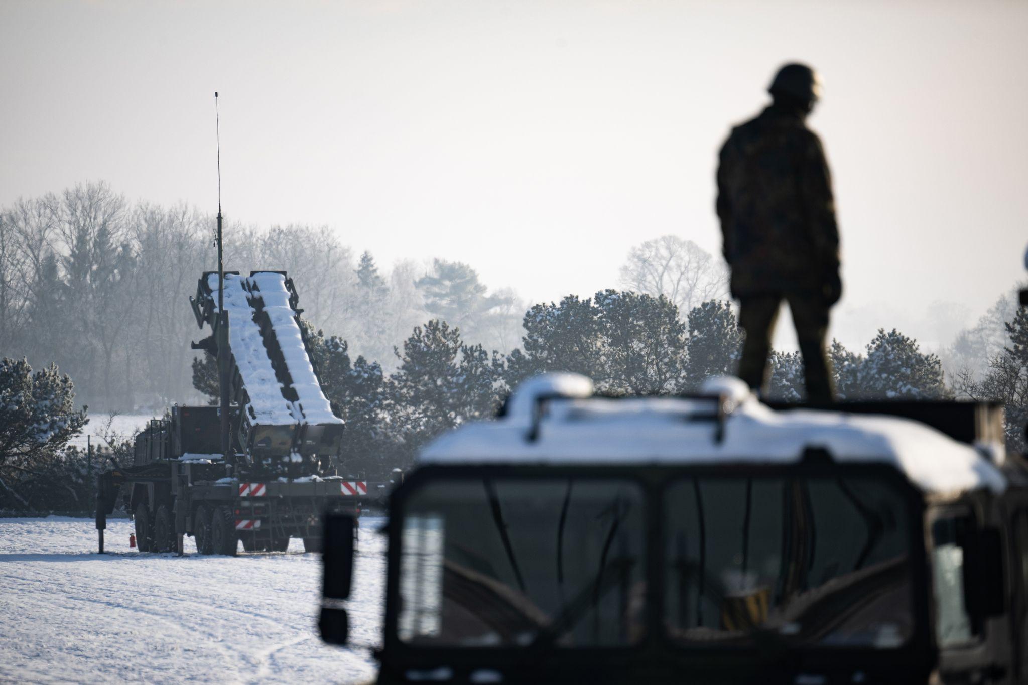 Gruppe Von Ukrainern Am Flugabwehrsystem Patriot Ausgebildet