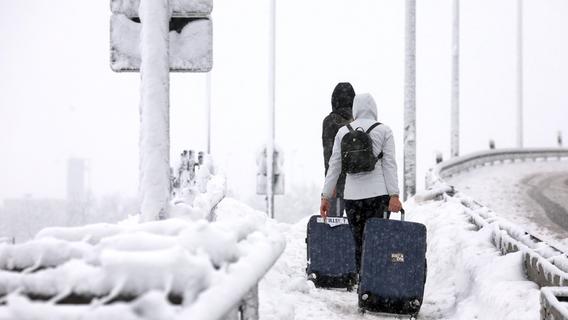 Schneemassen stürzen Bayern ins Chaos: Die Bilder des Ausnahmezustands