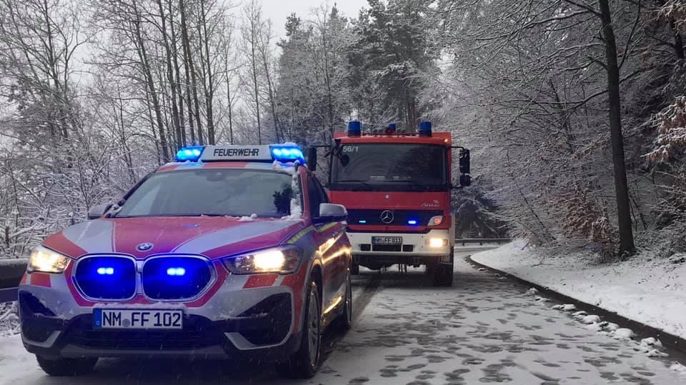 Die Feuerwehren des Landkreises Neumarkt wurden zu zahlreichen winterbedingten Einsätzen gerufen. Die Feuerwehren des Landkreises Neumarkt wurden zu zahlreichen winterbedingten Einsätzen gerufen.