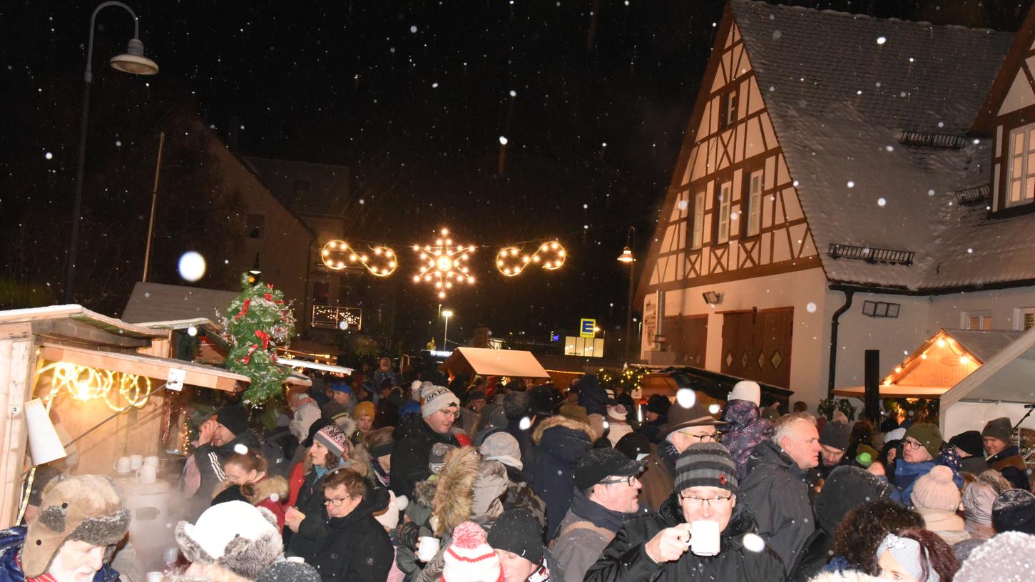 Stimmungsvoll und gut besucht war der Igensdorfer Weihnachtsmarkt. 