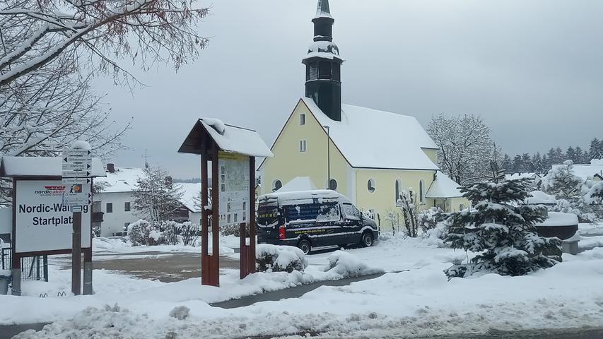 Winterbilder vom Adventsonntag - ob in Geschwand Nordic gewalkt wird? Winterbilder vom Adventsonntag - ob in Geschwand Nordic gewalkt wird?