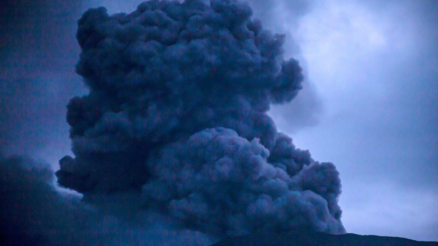 Beim Ausbruch des Vulkans Marapi kommen zahlreiche Menschen ums Leben.