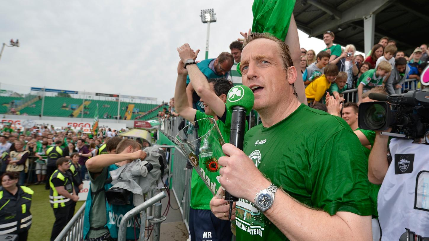 Der erste Fürther Aufstiegstrainer: Mike Büskens im April 2012. Der erste Fürther Aufstiegstrainer: Mike Büskens im April 2012.