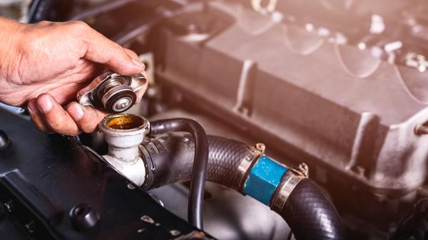 Kühlmittel nachfüllen