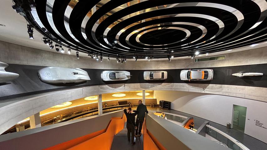 Fast eine Million Besucher pro Jahr: das Mercedes-Museum. Fast eine Million Besucher pro Jahr: das Mercedes-Museum.