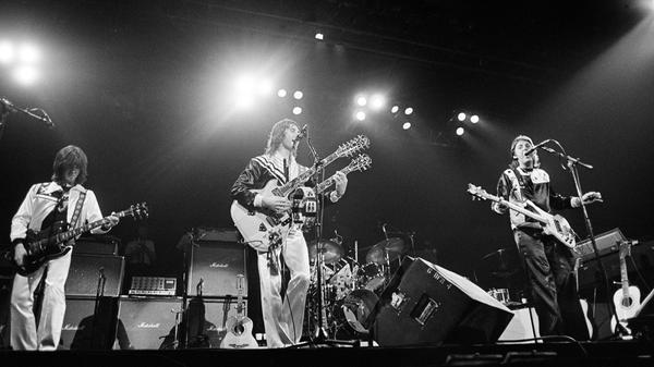 Er gründete in den 60er-Jahren die Moody Blues und spielte an der Seite von Paul McCartney bei den Wings. Nun ist Denny Laine mit 79 Jahren gestorben.