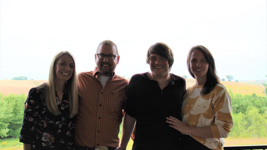 Eine bisschen wie eine Familie: Braut Jayme, Empfänger Ben, Spender Jan und seine Freundin Kathi. Eine bisschen wie eine Familie: Braut Jayme, Empfänger Ben, Spender Jan und seine Freundin Kathi.