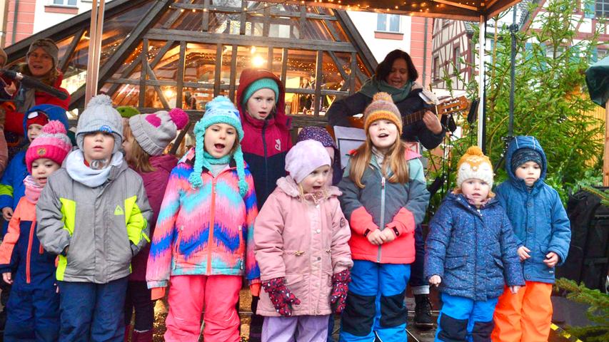 Ebenso sangen die Kinder aus dem Unterreichenbacher Kinderhaus.