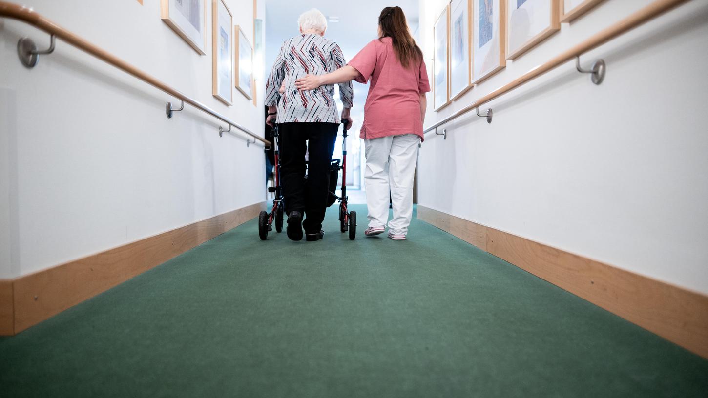 Der Pflegenotstand ist spürbar - gerade besonders für 55 Heimbewohner in München. Der Pflegenotstand ist spürbar - gerade besonders für 55 Heimbewohner in München.