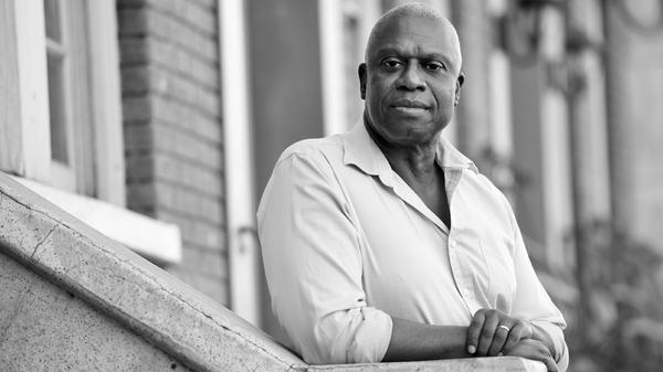 Der US-amerikanische Schauspieler André Braugher, der durch Serien wie "Homicide: Life on the Street" oder "Brooklyn Nine-Nine" bekannt wurde, ist tot. Er sei am Montag, den 11. Dezember, nach kurzer Krankheit gestorben, teilte seiner Sprecherin Jennifer Allen der Deutschen Presse-Agentur mit. Braugher wurde 61 Jahre alt.