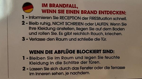 Gesehen in der Lobby eines Hotels in Sevilla von Susanne Weiss aus Erlangen. Alle Bilder der letzten Jahre unserer lustigen Deutschübersetzungen finden Sie hier.