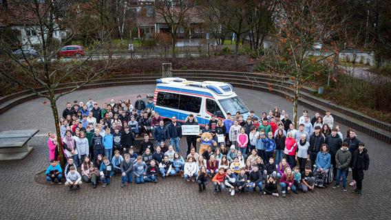 Größte Spendensumme jemals für den Forchheimer Wünschewagen: Schüler haben sich ins Zeug gelegt