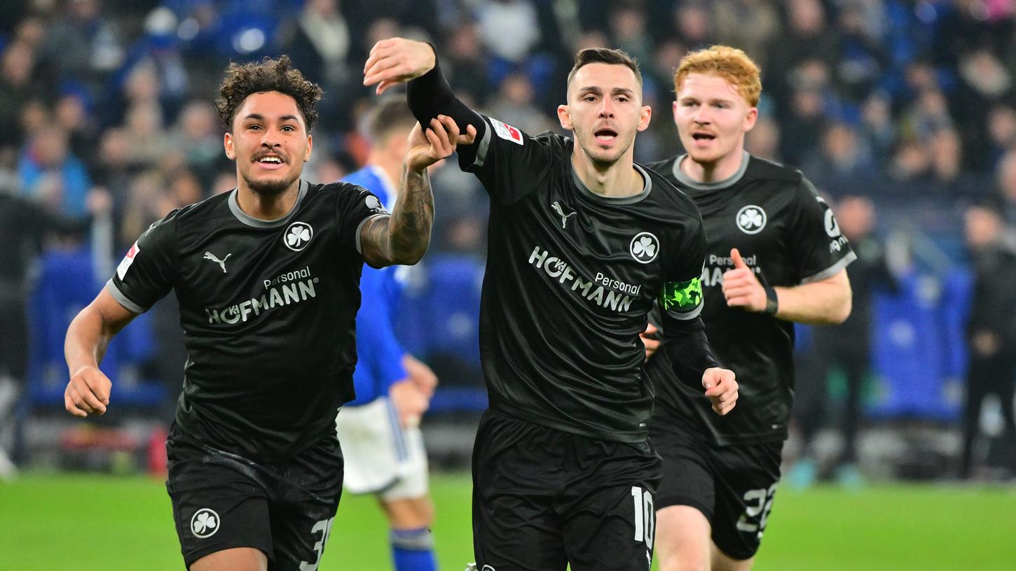 Branimir Hrgota glich zum zwischenzeitlichen 1:1 aus. Branimir Hrgota glich zum zwischenzeitlichen 1:1 aus.