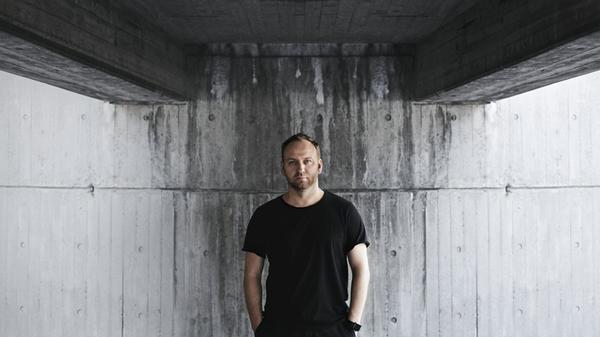 Am Samstag, 23. Dezember, legt Musiker Markus Homm, der seit knapp zwanzig Jahren Deep House produziert, in der Mitte Soundbar auf. Die Innenstadt-Fete beginnt um 22.30 Uhr.
