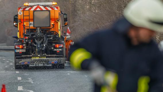 26-Jähriger stirbt nach Unfall auf A6 in Bayern: Auto prallt in Sattelzug