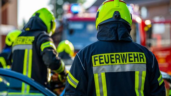 Brand in Wohnhaus in der Oberpfalz ausgebrochen: Einsatzkräfte finden Leiche