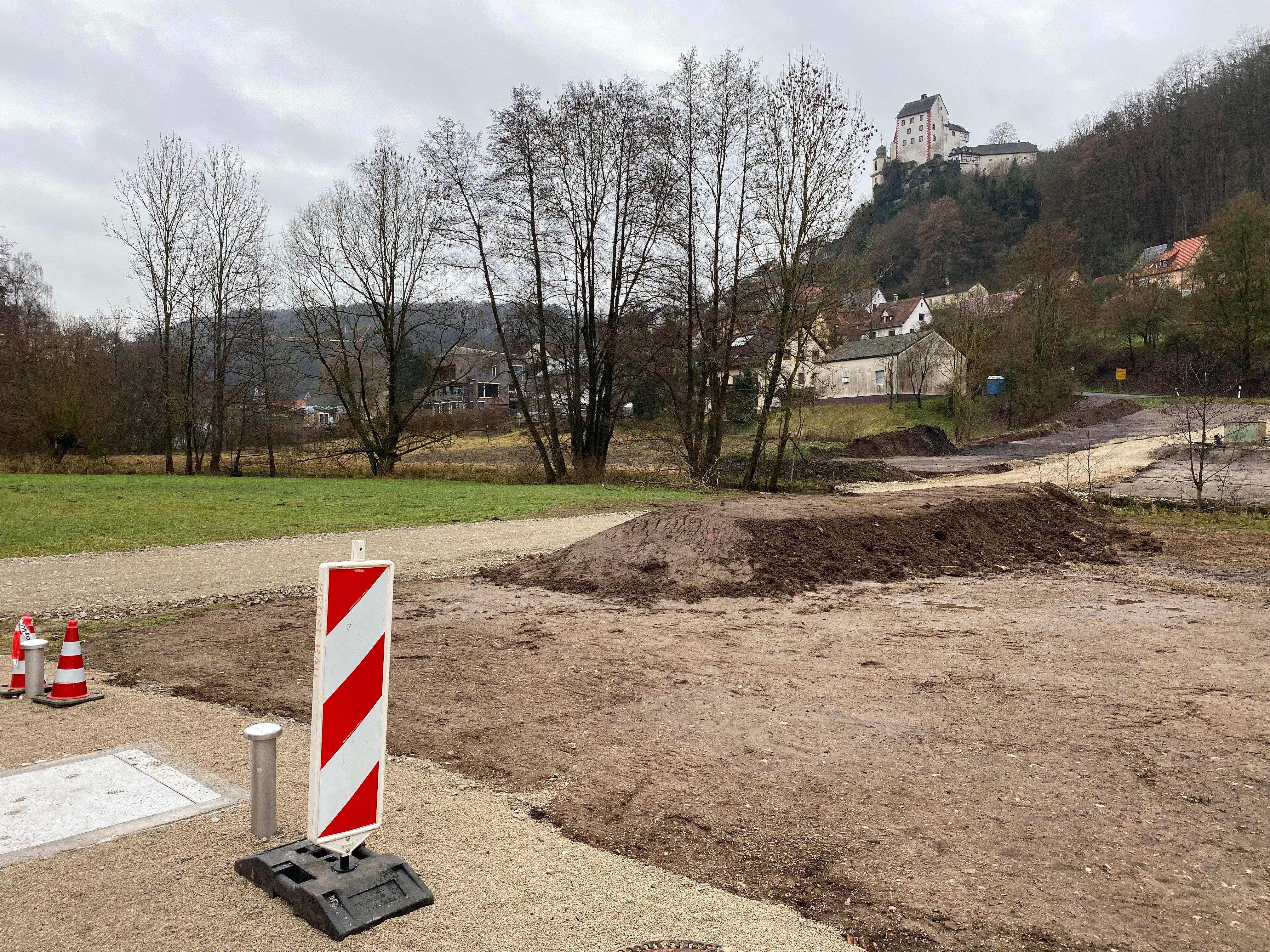 Wanderparkplatz oder neuer Übergang über die Trubach Was wird in