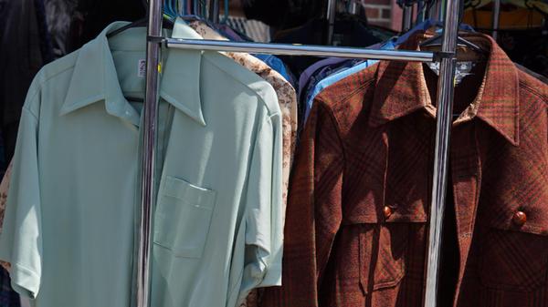 Die Lust auf Vintage-Kleidung dürfte spätestens am Samstag, 23. Dezember, gestillt werden. An diesem Tag findet im E-Werk der beliebte Retrorausch statt. Ab 15 Uhr können hier nachhaltige Klamotten beim Pop Up Store geshoppt werden. Ab 21 Uhr verwandelt sich das E-Werk in eine Tanzfläche, wo zu Phase 15 abgefeiert werden kann. (Symbolbild)