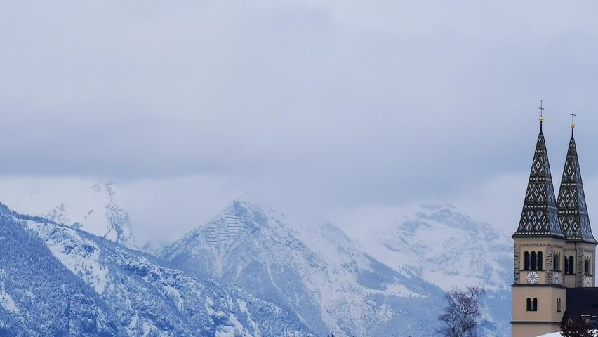 Blick auf das Karwendelgebirge jenseits des Inntals.