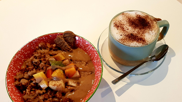 Zimt-Porrdige und Lebkuchen-Latte im Rainbowl