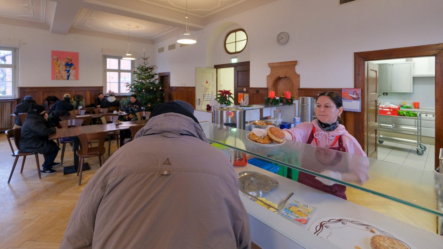 Hier finden Menschen Wärme - im doppelten Sinn: In der Straßenambulanz Franz von Assisi erhalten Menschen in prekärer Lebenslage medizinische Hilfe und eine Mahlzeit. Die Einrichtung der Nürnberger Caritas wird auch von "Freude für alle"-Spenden stark unterstützt.