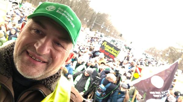 b6a1ba25-41cb-410c-957b-d03a1a130676