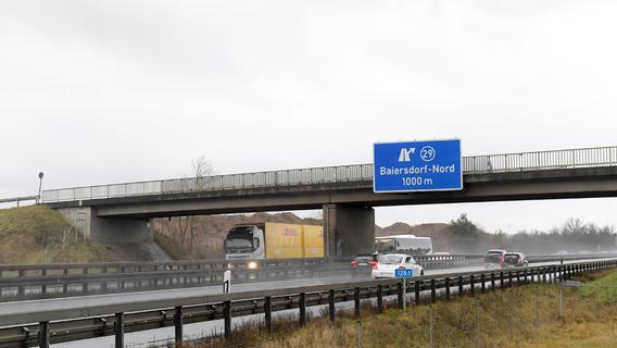 Protest entlang der A73: Landwirte blockieren Autobahnauffahrt auch in Forchheim