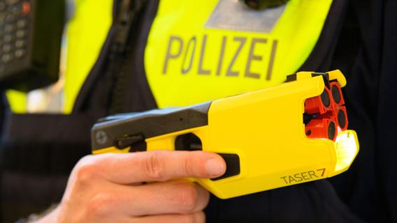 Brutale Angriffe auf Passanten in Ansbach: Polizei setzte Taser ein - Mordkommission ermittelt
