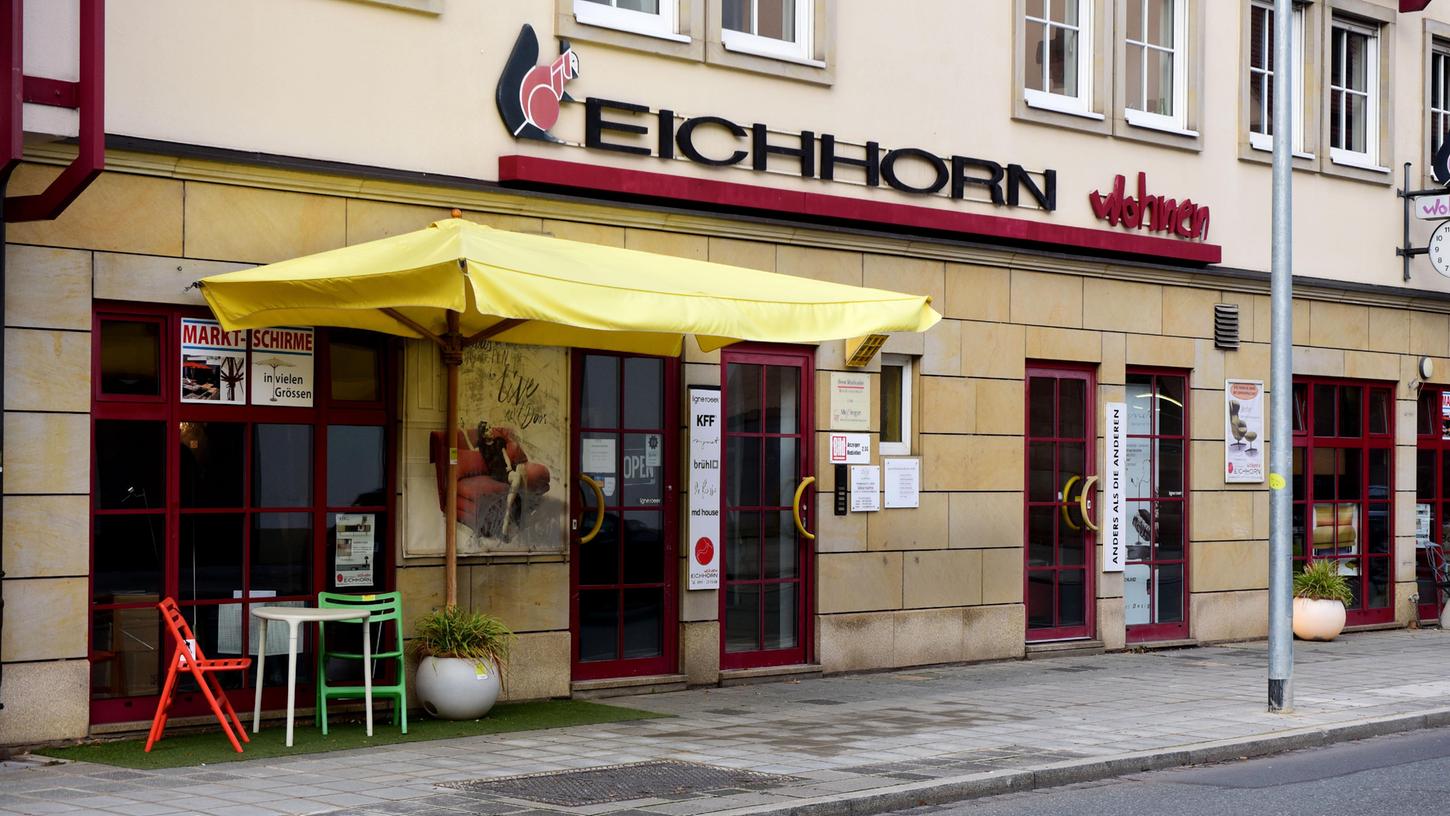 Seit 40 Jahren existiert "Möbel Eichhorn" in der Nürnberger Schlotfegergasse. Nun ist Schluss. Seit 40 Jahren existiert "Möbel Eichhorn" in der Nürnberger Schlotfegergasse. Nun ist Schluss.