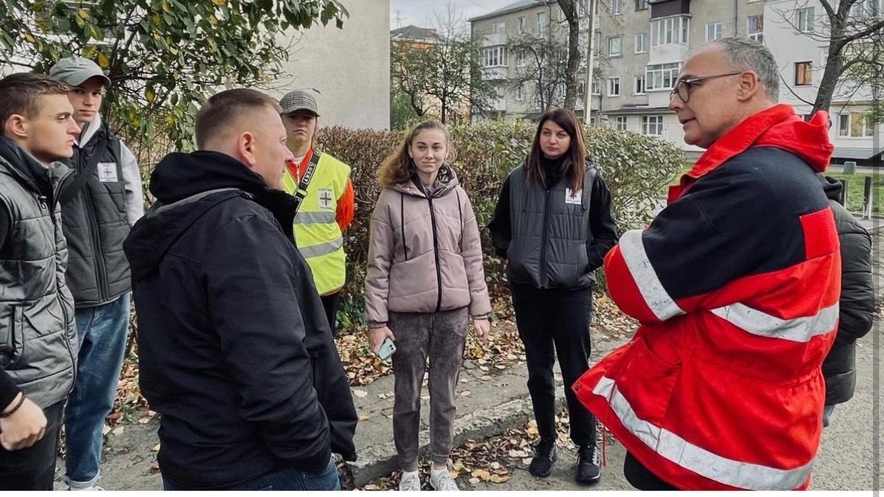 Was wird wo am dringendsten gebraucht? Eric Juergensen informiert sich bei seinen Besuchen in der Ukraine genau. Was wird wo am dringendsten gebraucht? Eric Juergensen informiert sich bei seinen Besuchen in der Ukraine genau.