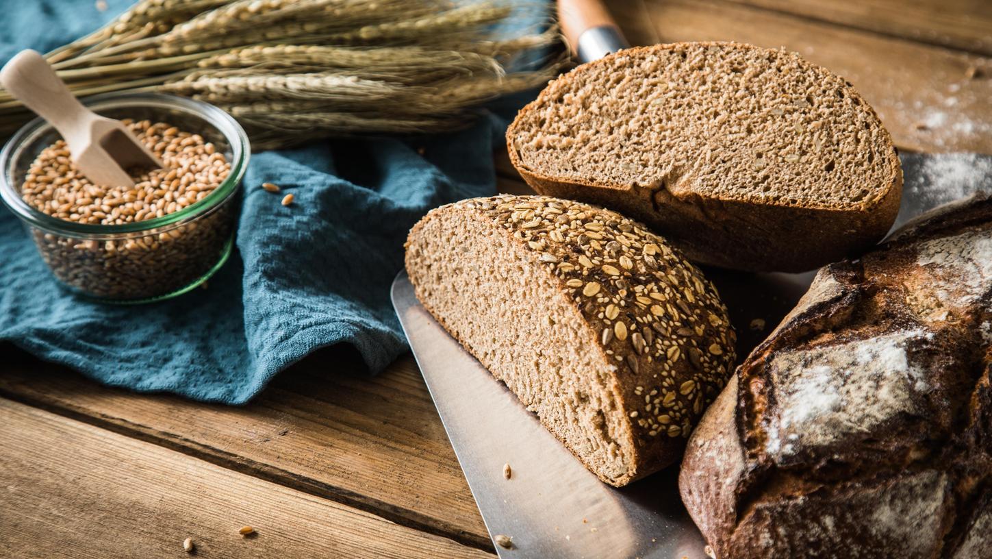 Hält länger satt als Weißbrot: Brot aus Vollkornmehl.
