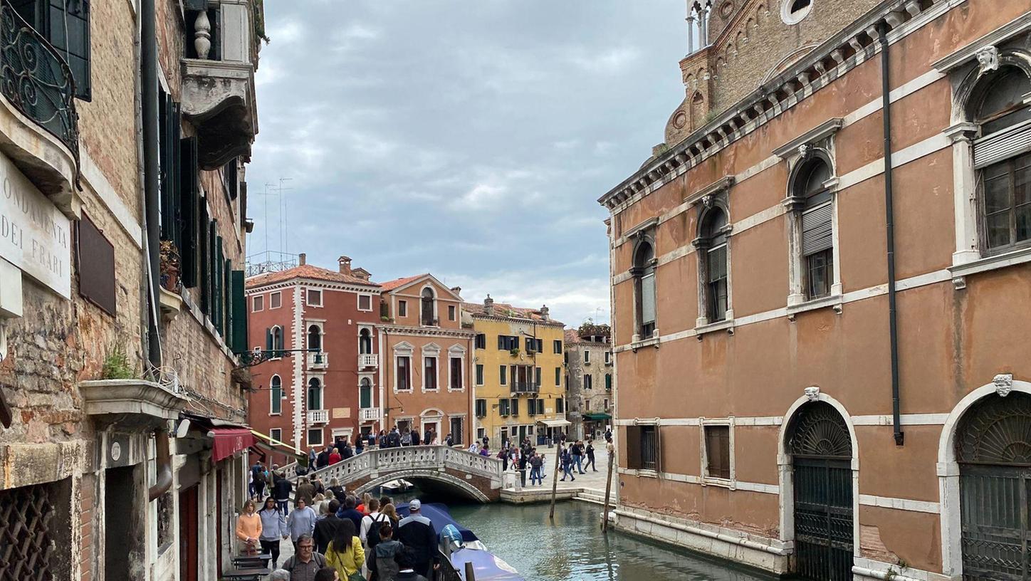 Nicht mehr als Gruppen bis 25 Leute und nur gegen Eintritt: Venedig.