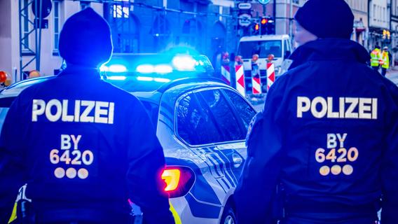 Gewalttätiger Start ins neue Jahr: Polizei rückt in Neustadt/Aisch wegen Massenschlägerei an