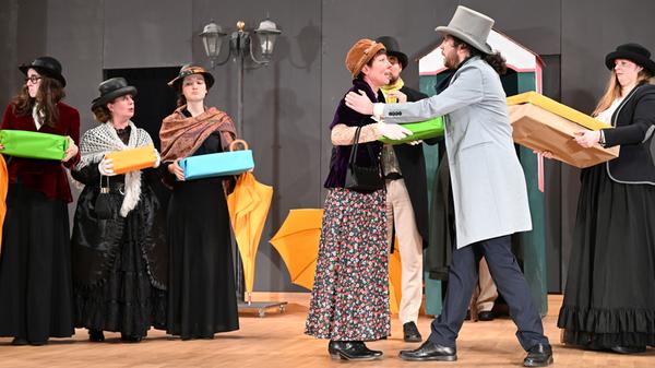 Silvester Schlossspiele im Reitstadl Der Florentinerhut