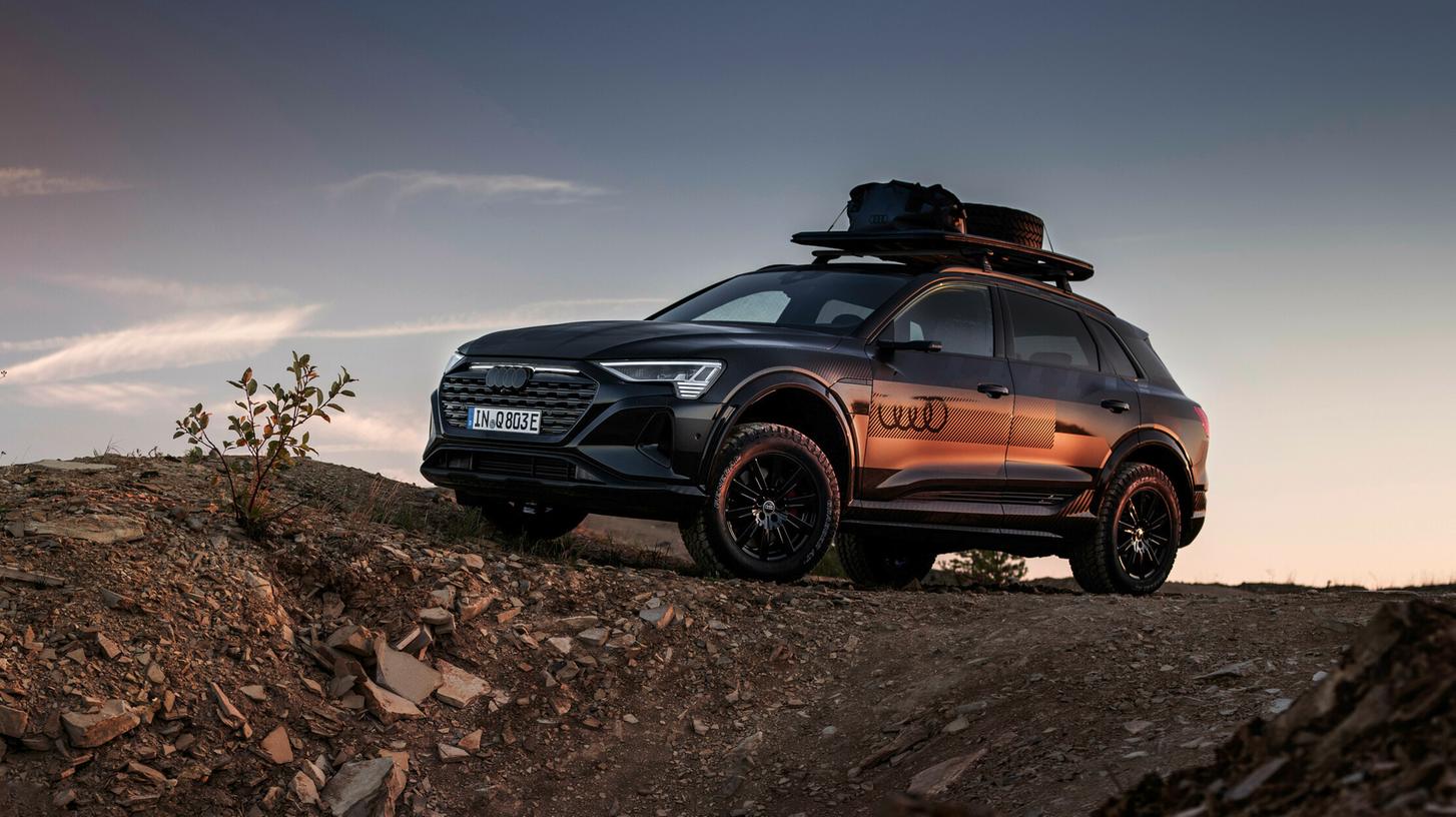 Audi Q8 e-tron edition Dakar: Serienmäßig mit Dachkorb. Audi Q8 e-tron edition Dakar: Serienmäßig mit Dachkorb.