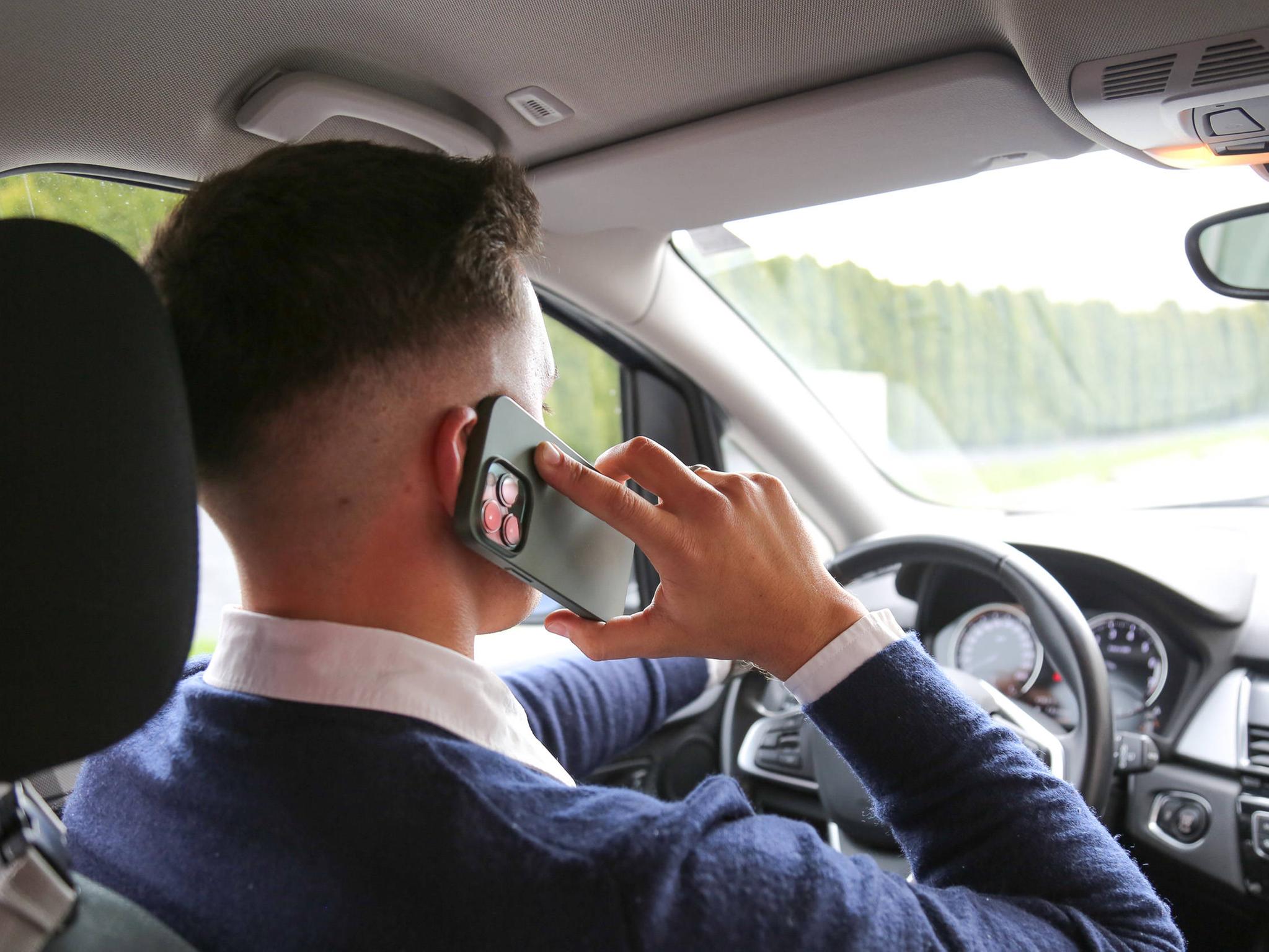 Handy-Blitzer überzeugt ein Bundesland: Monocam gegen Smartphone im Auto