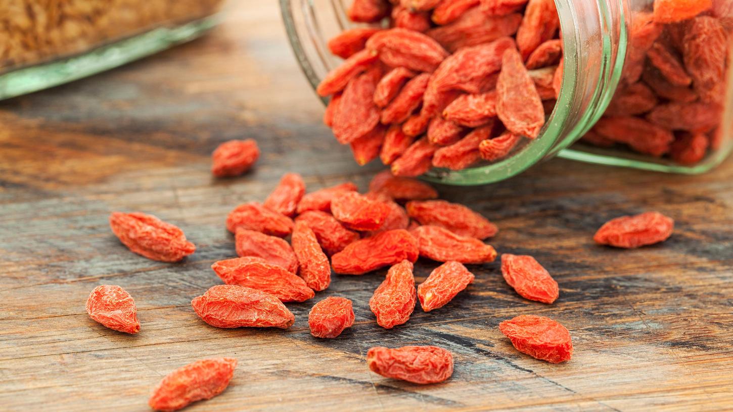 Gojibeeren gelten als Superfood - ein Hersteller hat nun einigen Chargen zurückgerufen (Symbolbild) Gojibeeren gelten als Superfood - ein Hersteller hat nun einigen Chargen zurückgerufen (Symbolbild)