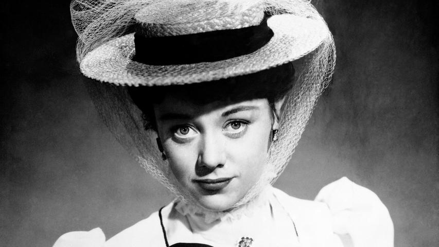 Die aus dem Filmklassiker "Mary Poppins" bekannte Schauspielerin Glynis Johns ist tot . Nicht viele Künstler konnten auf so eine lange Karriere zurückblicken wie Johns. Die britische Schauspielerin wirkte in Dutzenden Filmen und Theaterstücken mit. Mit 100 Jahren ist sie am 4. Januar gestorben.