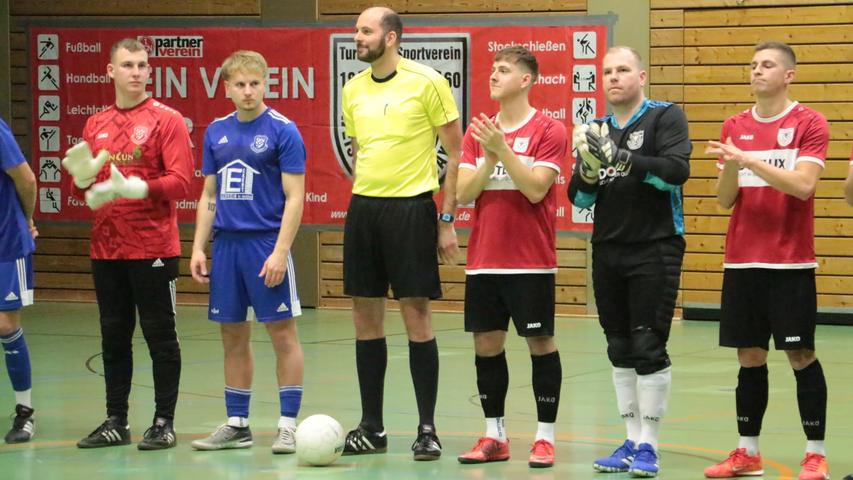 Das Endspiel leitete Schiedsrichter Matthias Schwarz (Mitte) in gewohnt souveräner Manier.