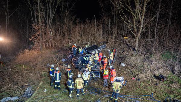 Am Abend des 6. Januar war ein 60-Jähriger Autofahrer gegen 23:45 Uhr mit seinem Suzuki Geländewagen auf der A73 von Nürnberg in Richtung Bamberg unterwegs.