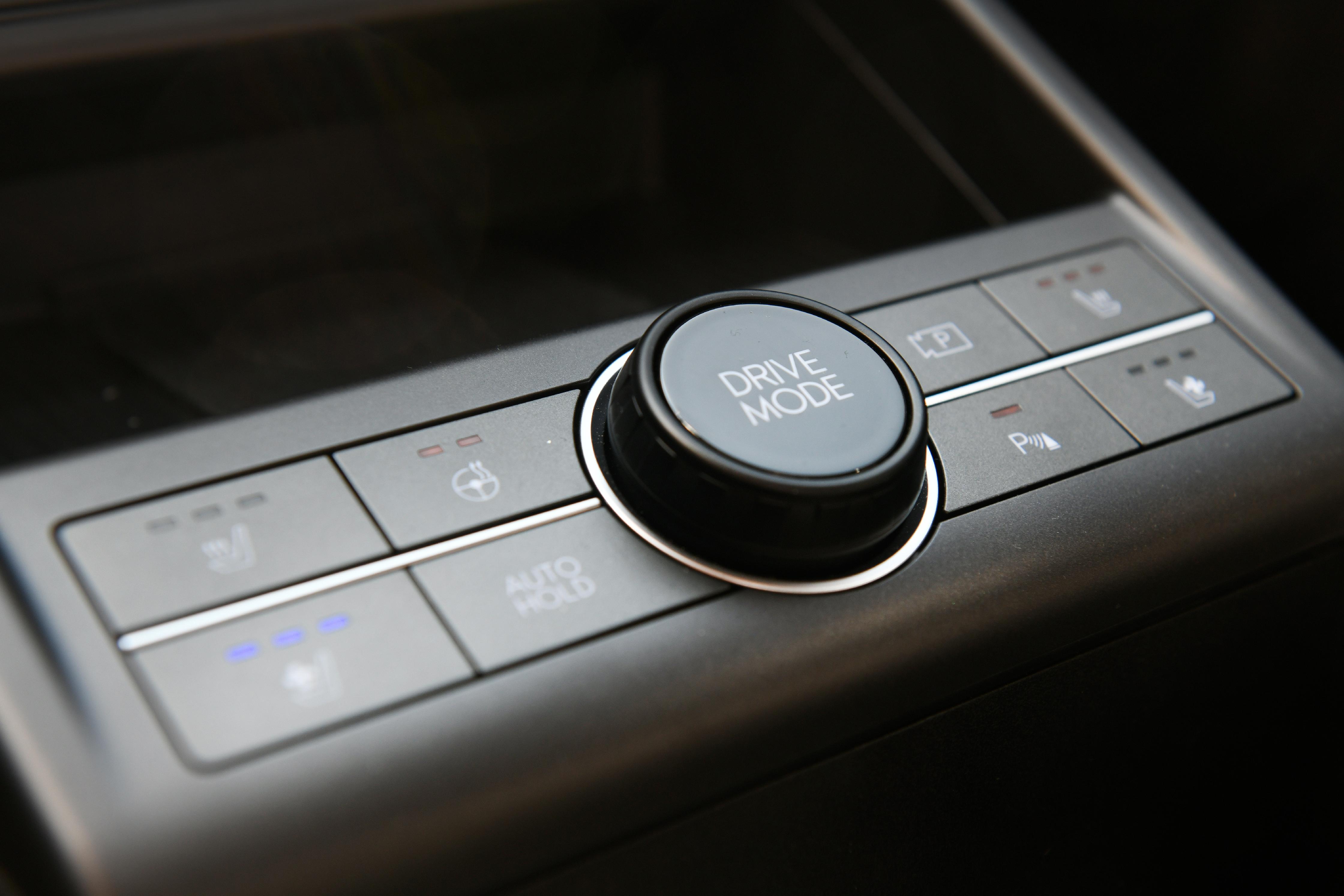 Die Fahrmodi lassen sich über diesen Drehregler ansteuern.