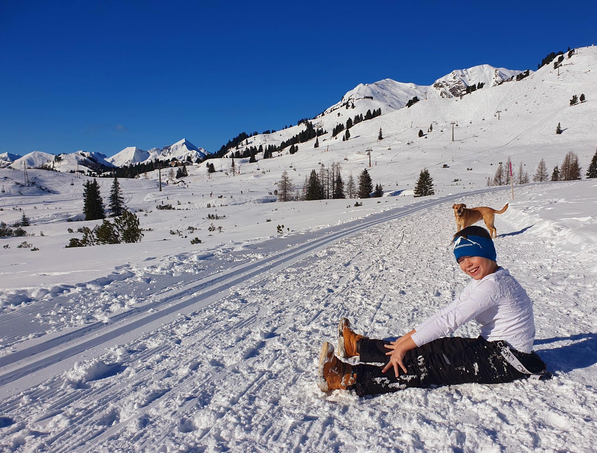 Auch schön, mal einen Tag nicht Skifahren zu gehen und stattdessen die Sonne beim Winterwandern zu genießen.